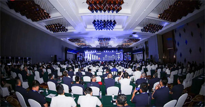 一百分翻譯服務助力“全球大客戶峰會”：多語種接力同傳，確保會議無縫溝通