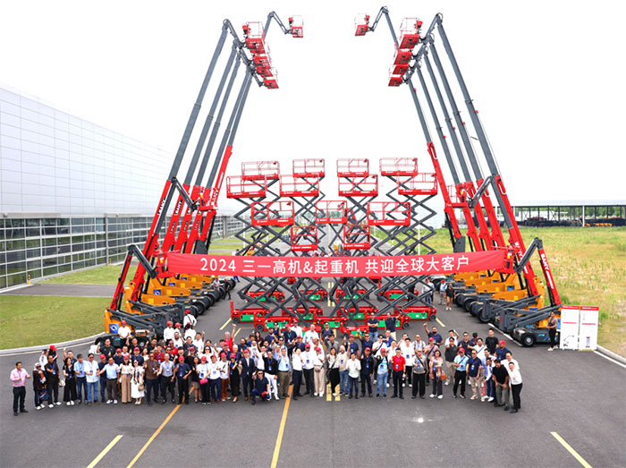 一百分翻譯服務助力“全球大客戶峰會”：多語種接力同傳，確保會議無縫溝通